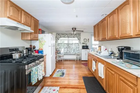 48 56 Providence Street Woonsocket RI 02895
