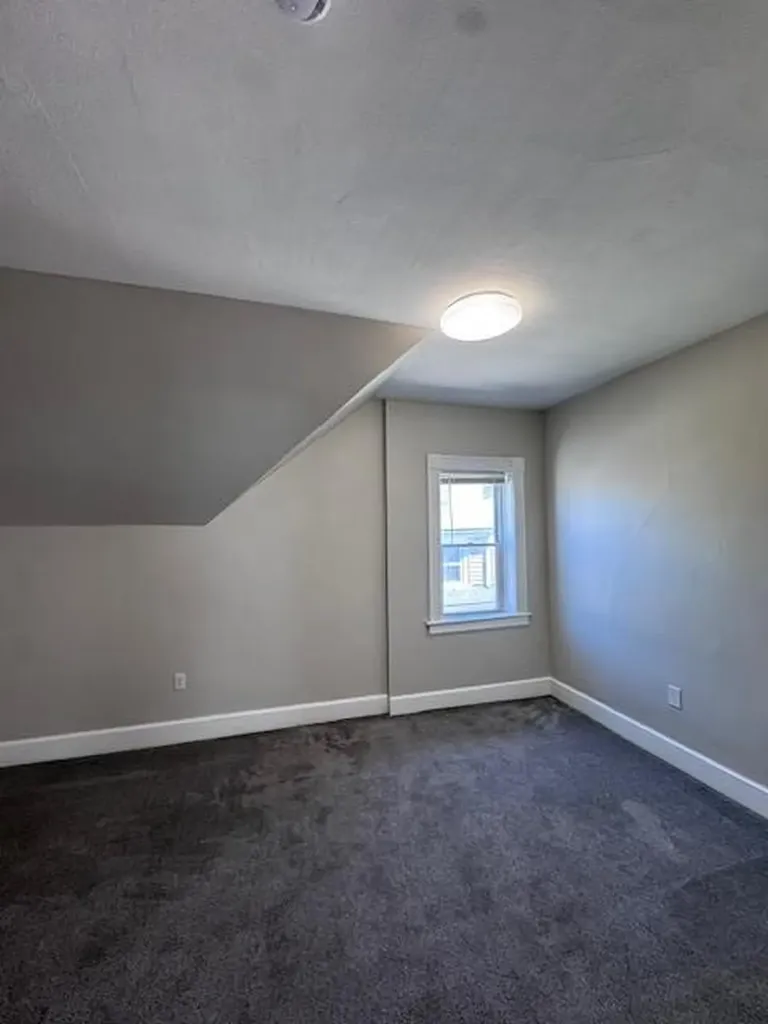 52 Canton Street Providence RI 02908