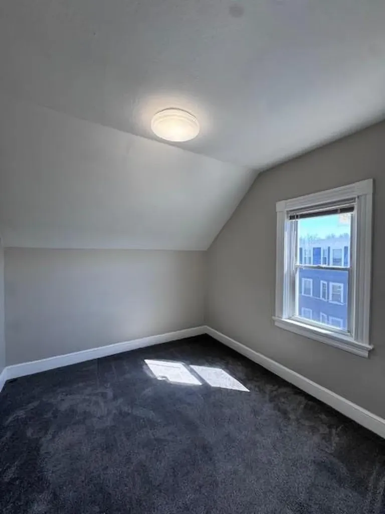 52 Canton Street Providence RI 02908