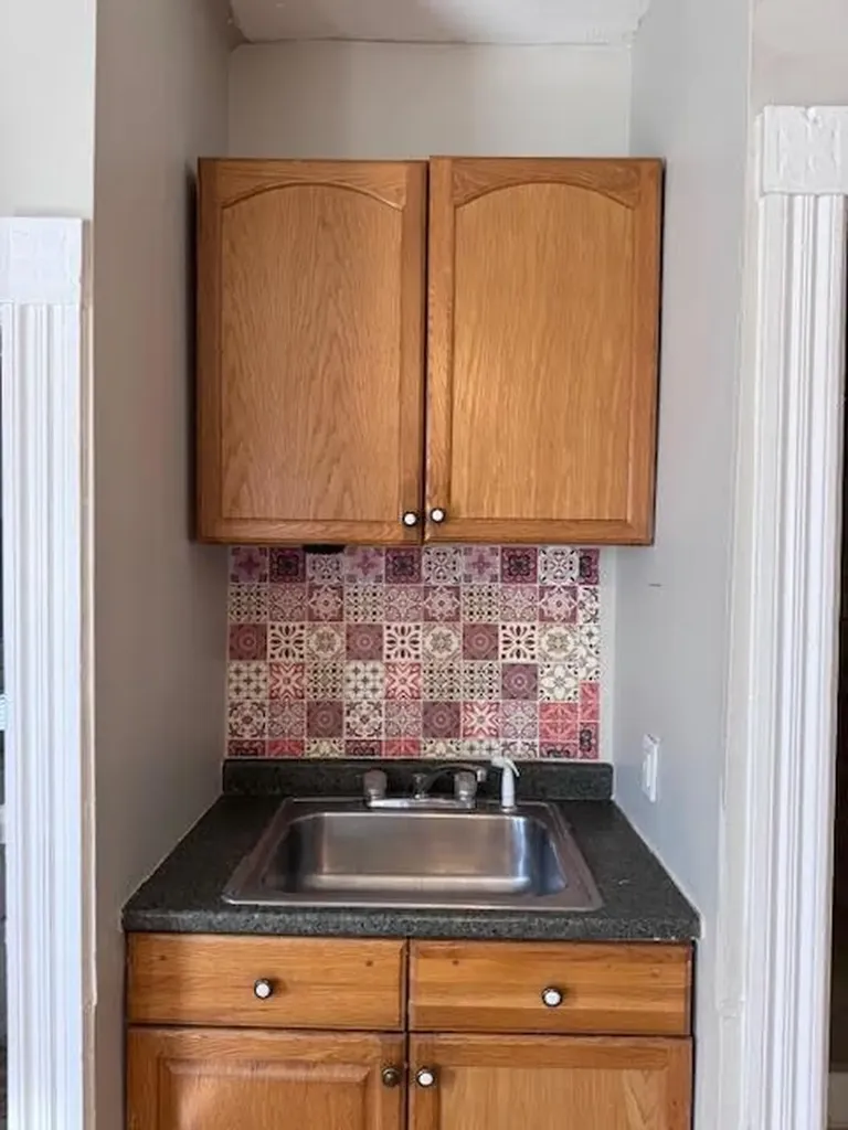 52 Canton Street Providence RI 02908