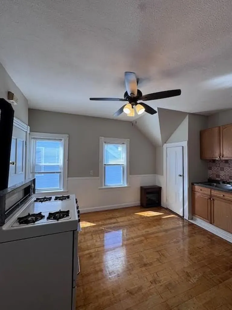 52 Canton Street Providence RI 02908
