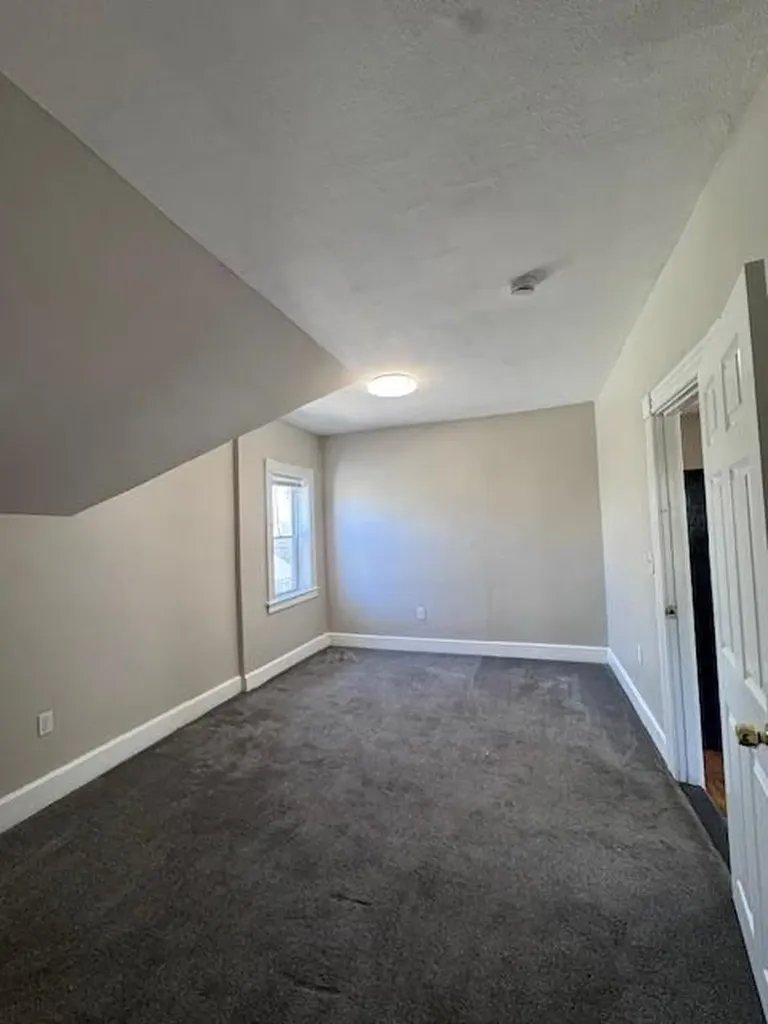52 Canton Street Providence RI 02908