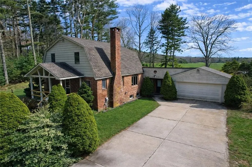 326 B Jingle Valley Road South Kingstown RI 02892