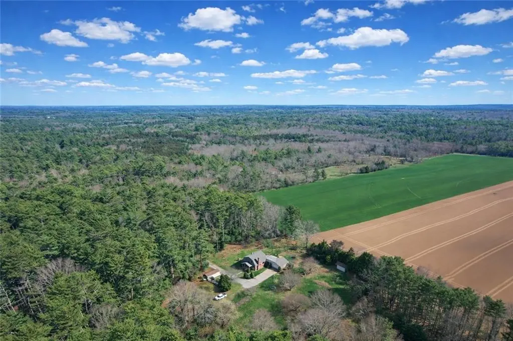 326 B Jingle Valley Road South Kingstown RI 02892