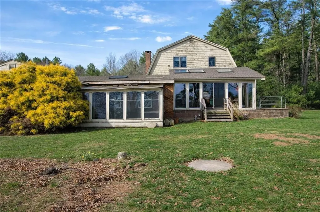 326 B Jingle Valley Road South Kingstown RI 02892