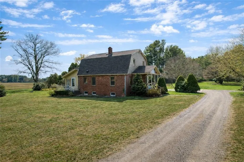 326 B Jingle Valley Road South Kingstown RI 02892