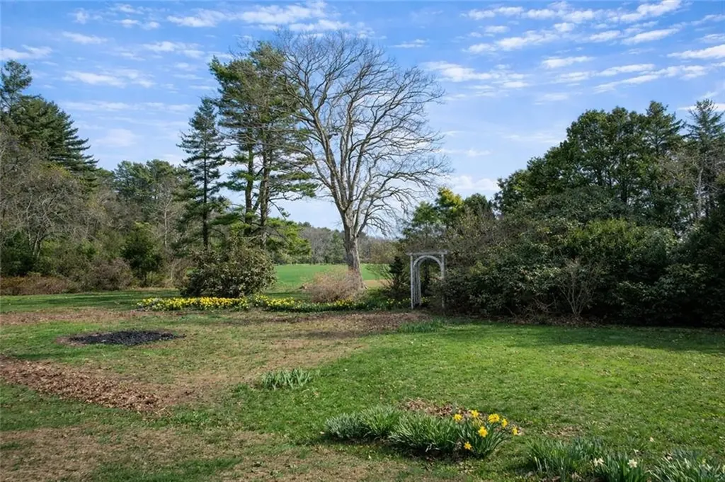 326 B Jingle Valley Road South Kingstown RI 02892