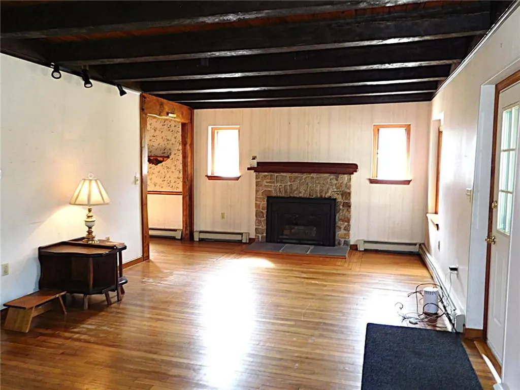 326 B Jingle Valley Road South Kingstown RI 02892