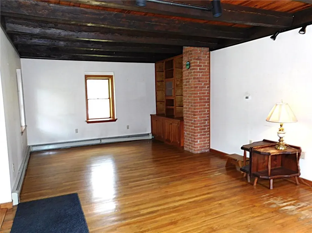 326 B Jingle Valley Road South Kingstown RI 02892