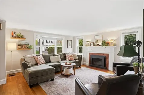 19 Salisbury Road Barrington RI 02806