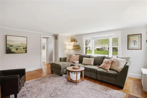 19 Salisbury Road Barrington RI 02806