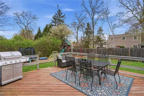 19 Salisbury Road Barrington RI 02806