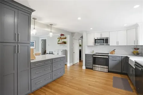 19 Salisbury Road Barrington RI 02806