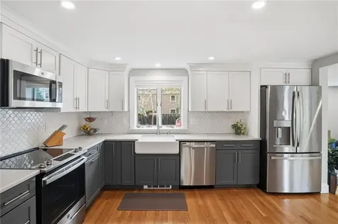 19 Salisbury Road Barrington RI 02806