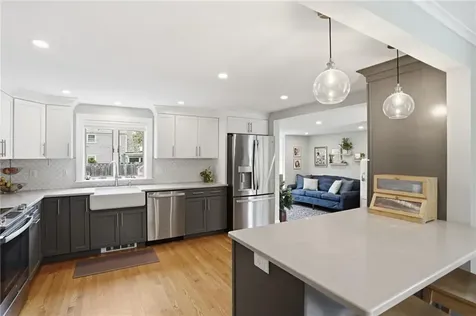 19 Salisbury Road Barrington RI 02806