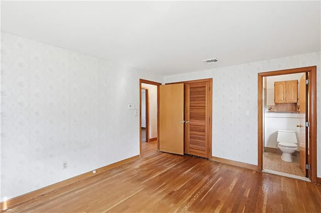 10 Brayton Road Tiverton RI 02878