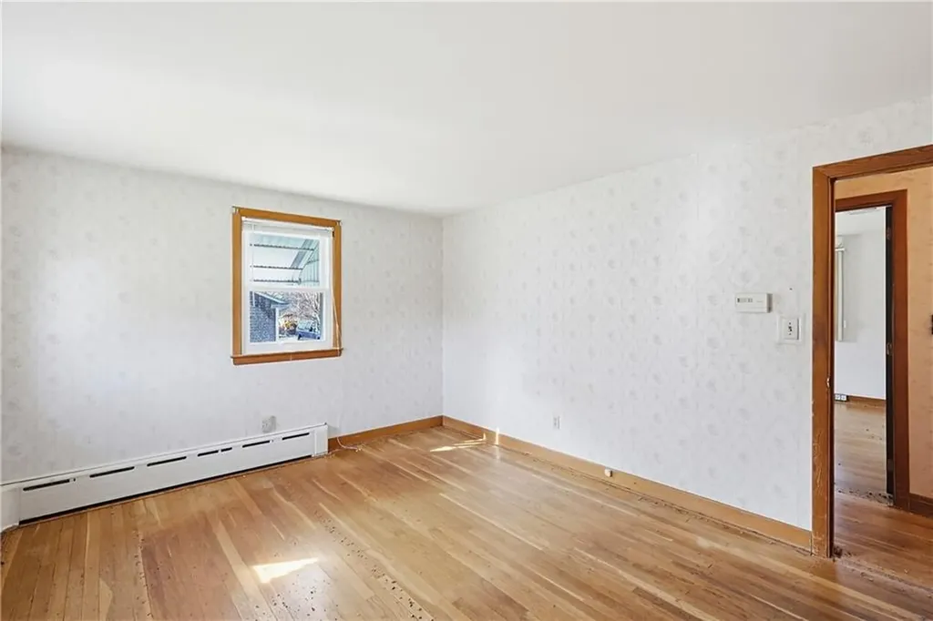 10 Brayton Road Tiverton RI 02878