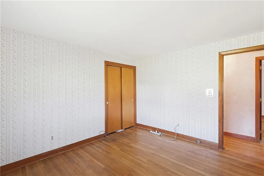 10 Brayton Road Tiverton RI 02878
