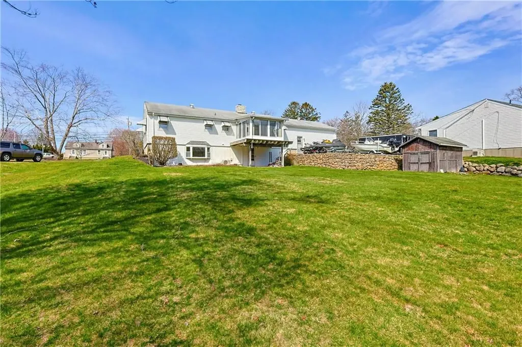 10 Brayton Road Tiverton RI 02878