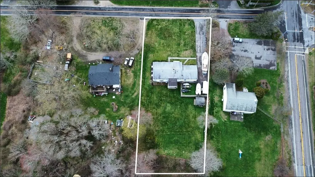 10 Brayton Road Tiverton RI 02878