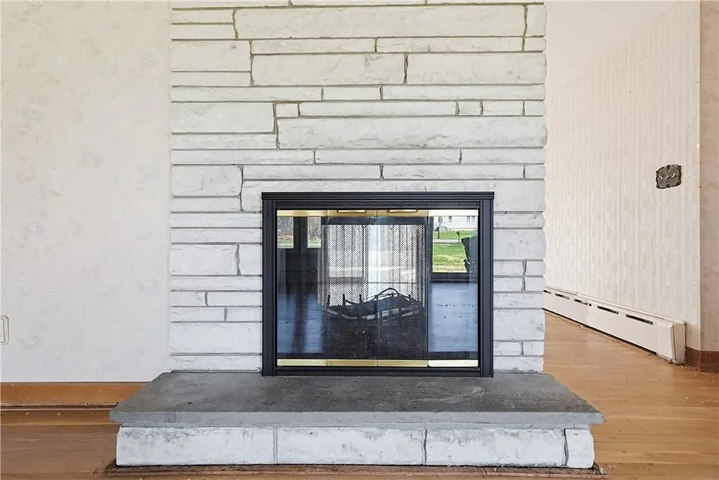 10 Brayton Road Tiverton RI 02878