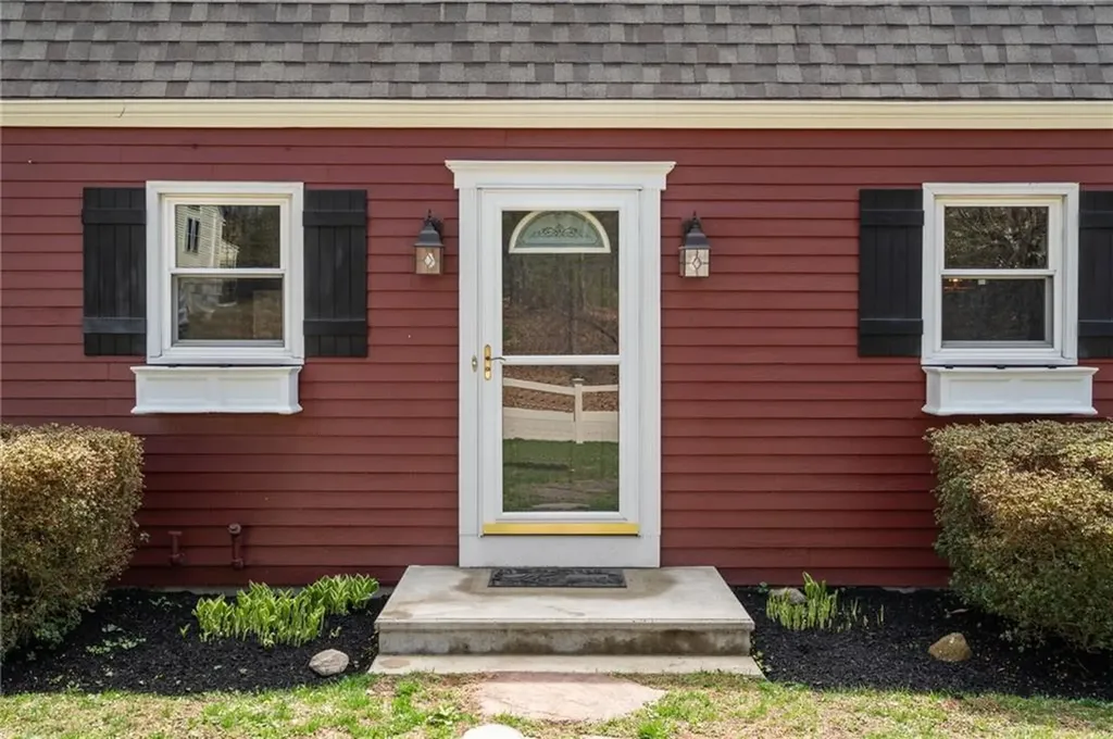 73 Old Nasonville Road Burrillville RI 02830