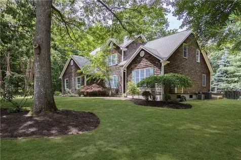 258 Woodridge Drive North Kingstown RI 02874