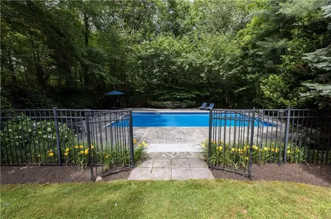 258 Woodridge Drive North Kingstown RI 02874