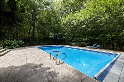 258 Woodridge Drive North Kingstown RI 02874