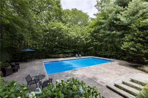 258 Woodridge Drive North Kingstown RI 02874