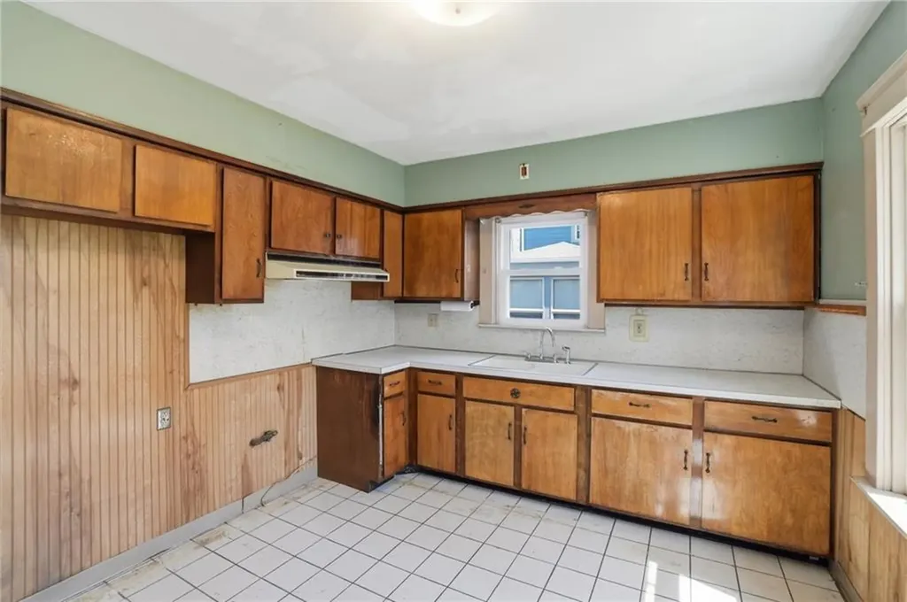 25 Talbot Manor Cranston RI 02905