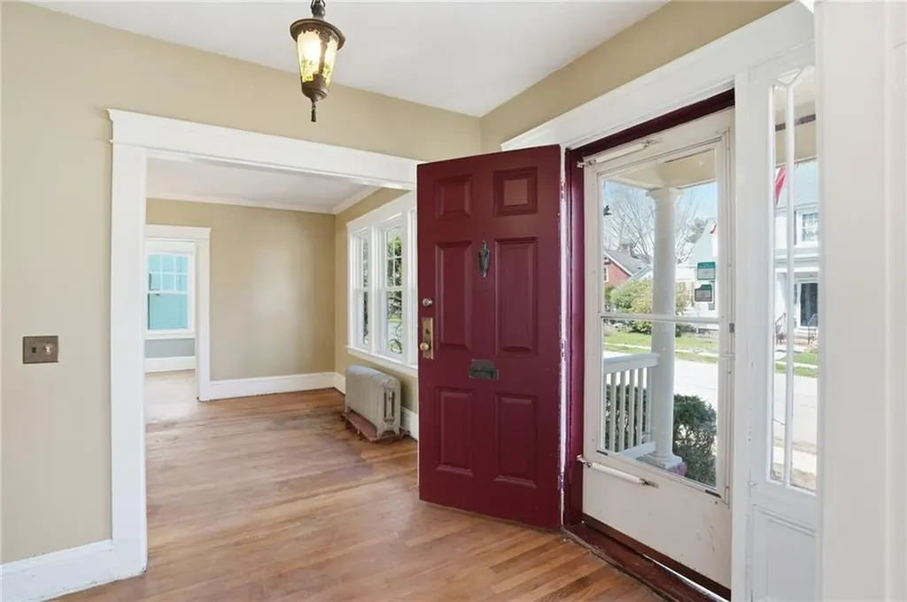 25 Talbot Manor Cranston RI 02905