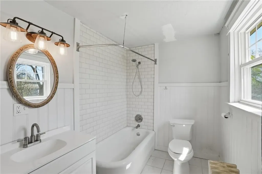 25 Talbot Manor Cranston RI 02905