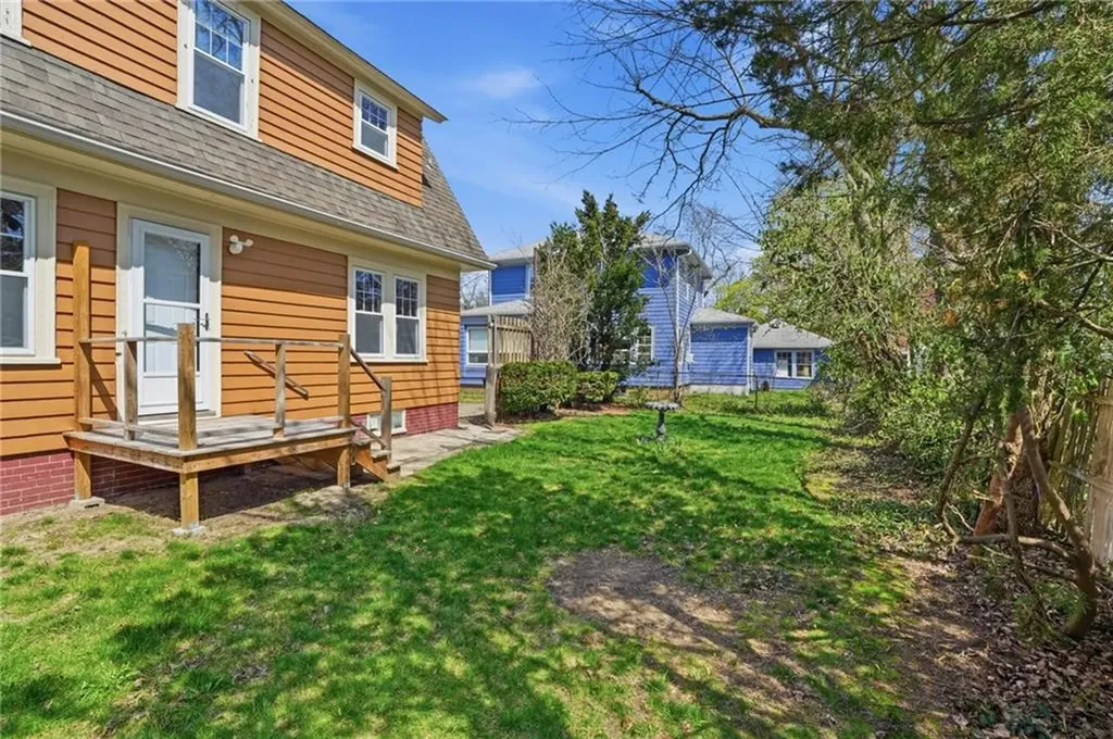 25 Talbot Manor Cranston RI 02905