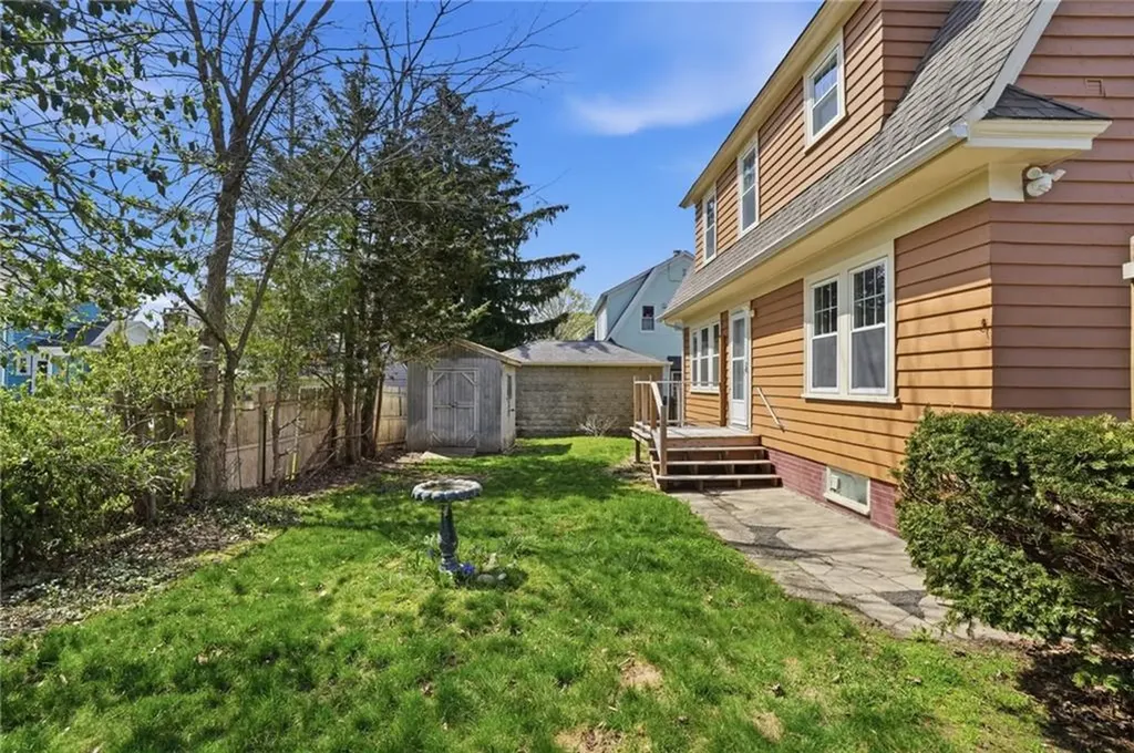 25 Talbot Manor Cranston RI 02905