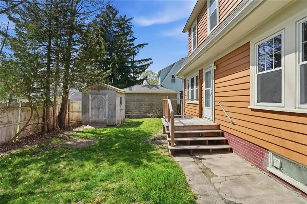 25 Talbot Manor Cranston RI 02905