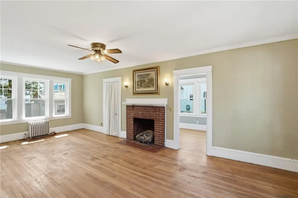 25 Talbot Manor Cranston RI 02905