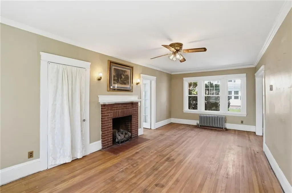 25 Talbot Manor Cranston RI 02905
