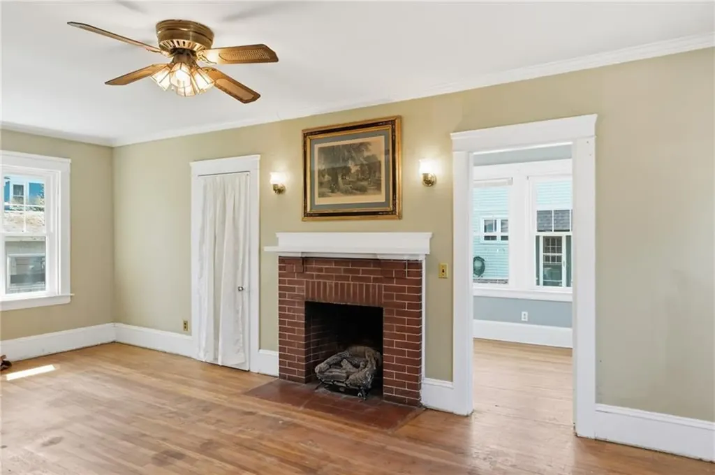 25 Talbot Manor Cranston RI 02905