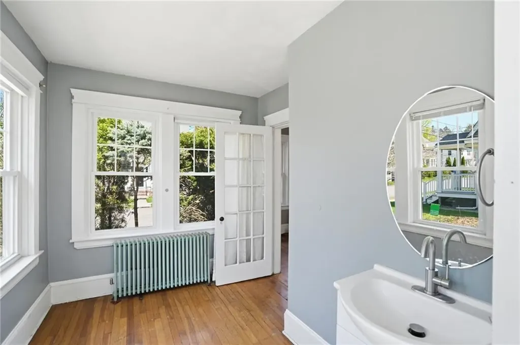 25 Talbot Manor Cranston RI 02905