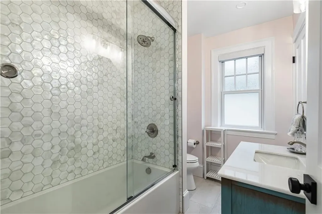 21 Bedlow Avenue Newport RI 02840