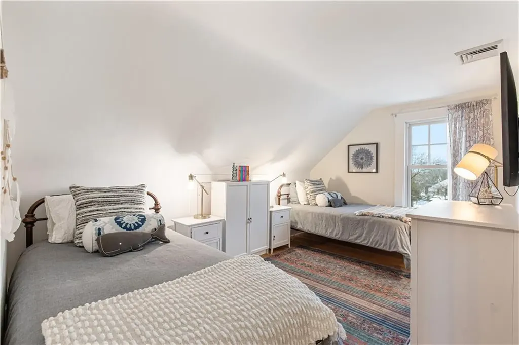 21 Bedlow Avenue Newport RI 02840