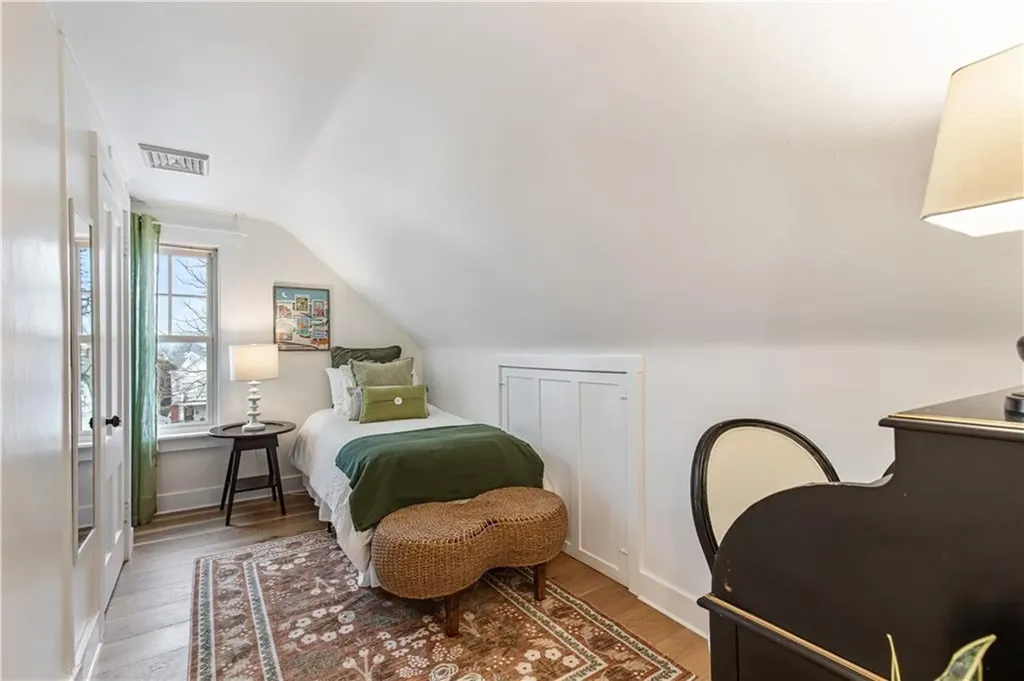 21 Bedlow Avenue Newport RI 02840