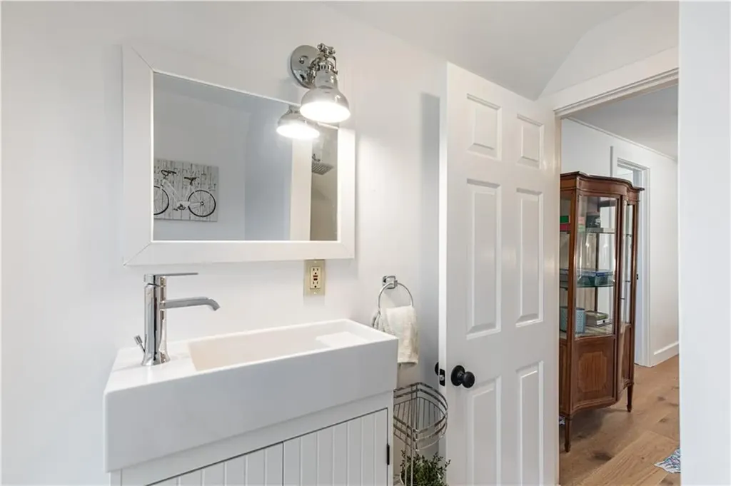21 Bedlow Avenue Newport RI 02840