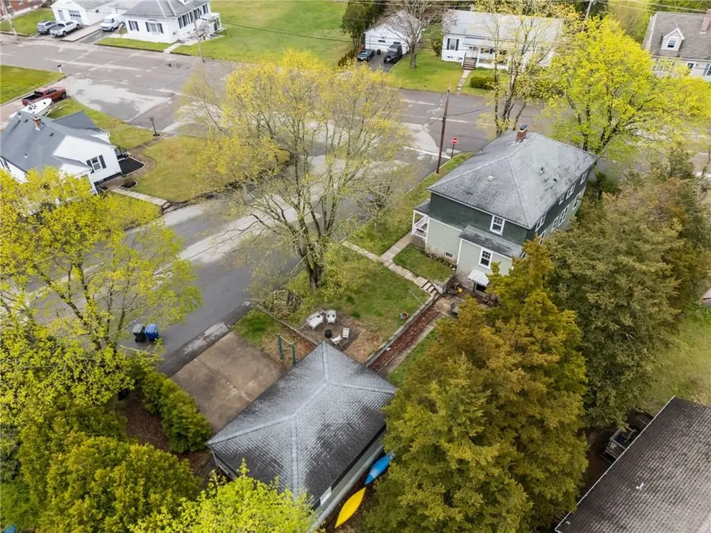8 Perkins Avenue Westerly RI 02891