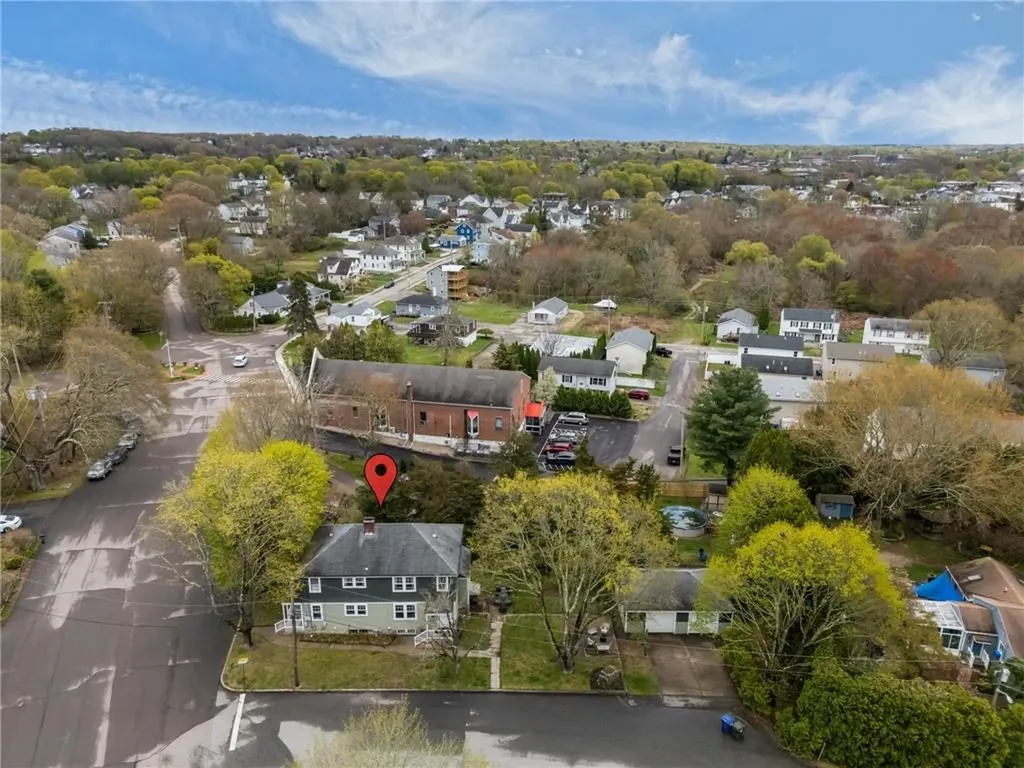 8 Perkins Avenue Westerly RI 02891