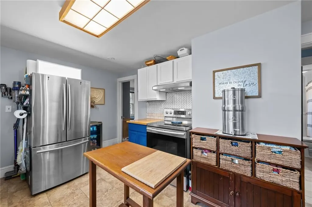 8 Perkins Avenue Westerly RI 02891