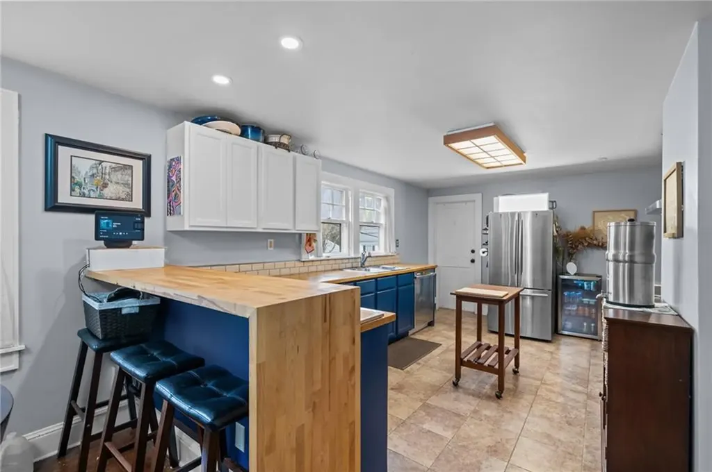 8 Perkins Avenue Westerly RI 02891