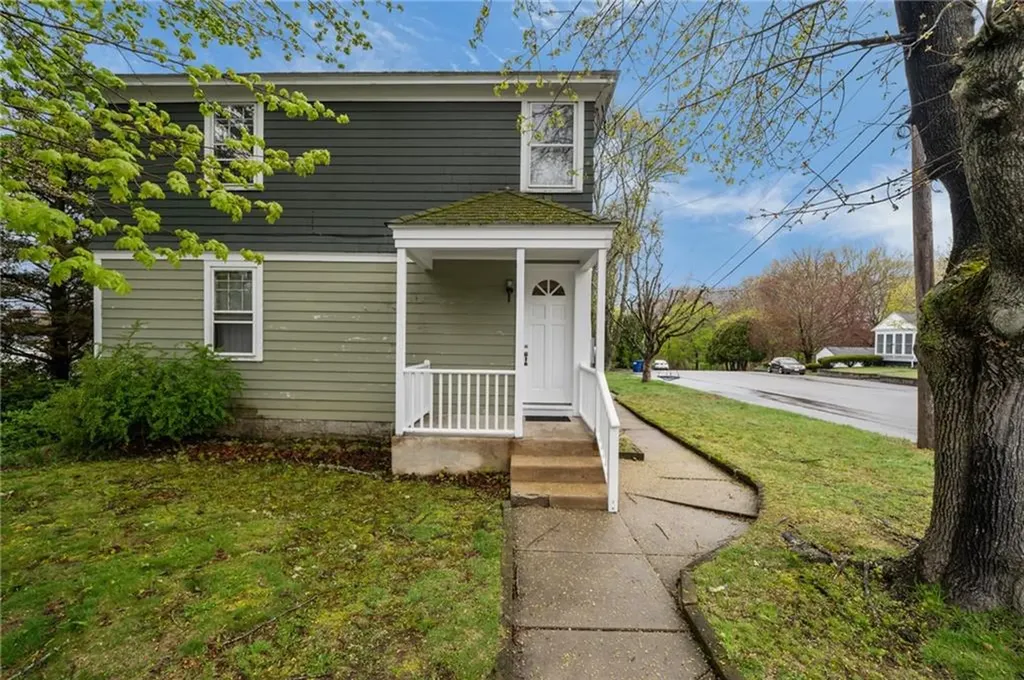 8 Perkins Avenue Westerly RI 02891