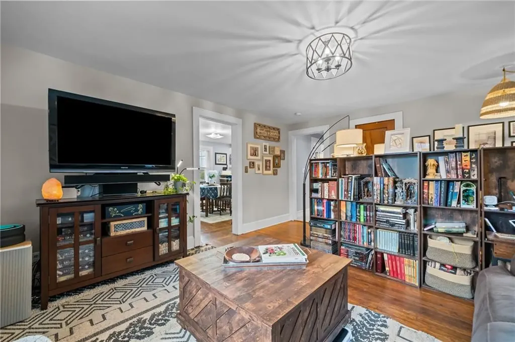 8 Perkins Avenue Westerly RI 02891